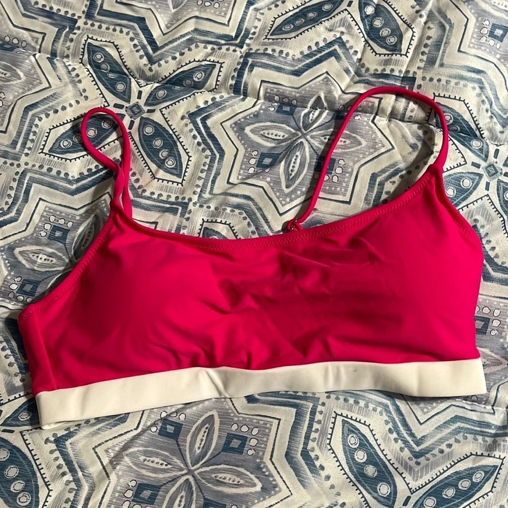NWOT women’s pink swim top L
